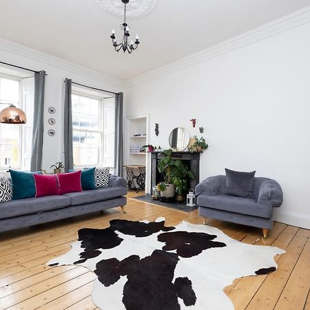Altido Glamorous 2-Bed Flat Near Edinburgh Castle מראה חיצוני תמונה