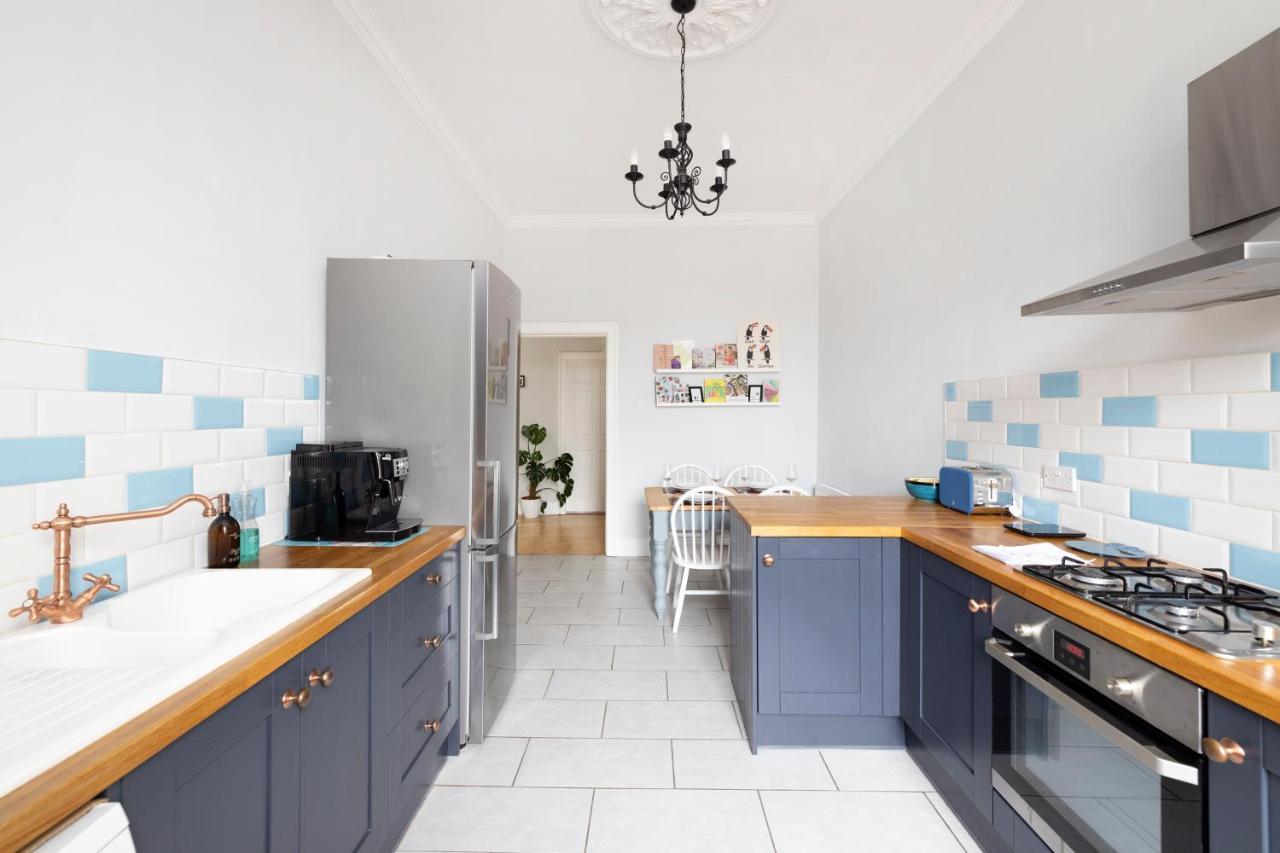 Altido Glamorous 2-Bed Flat Near Edinburgh Castle מראה חיצוני תמונה
