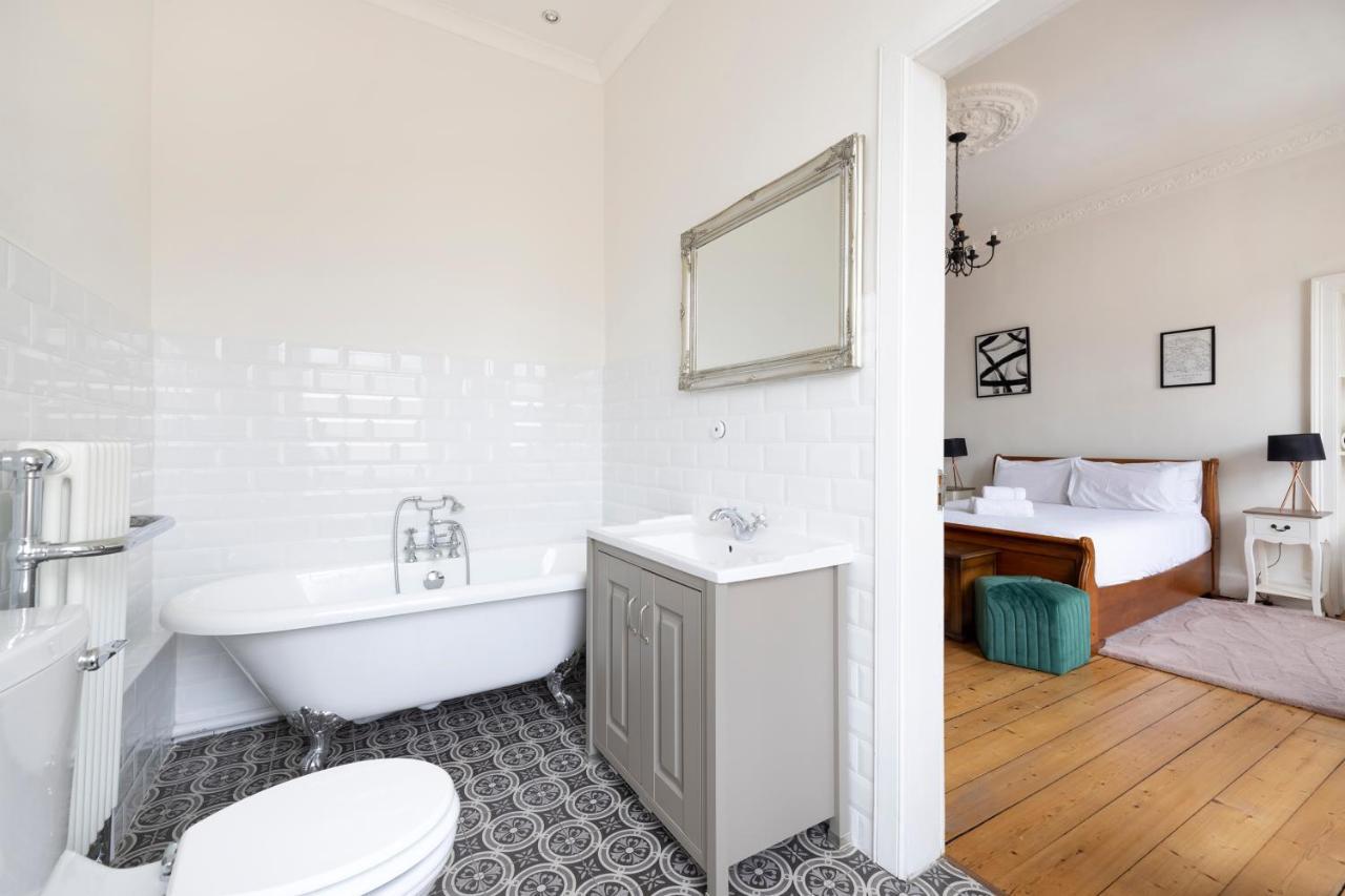Altido Glamorous 2-Bed Flat Near Edinburgh Castle מראה חיצוני תמונה