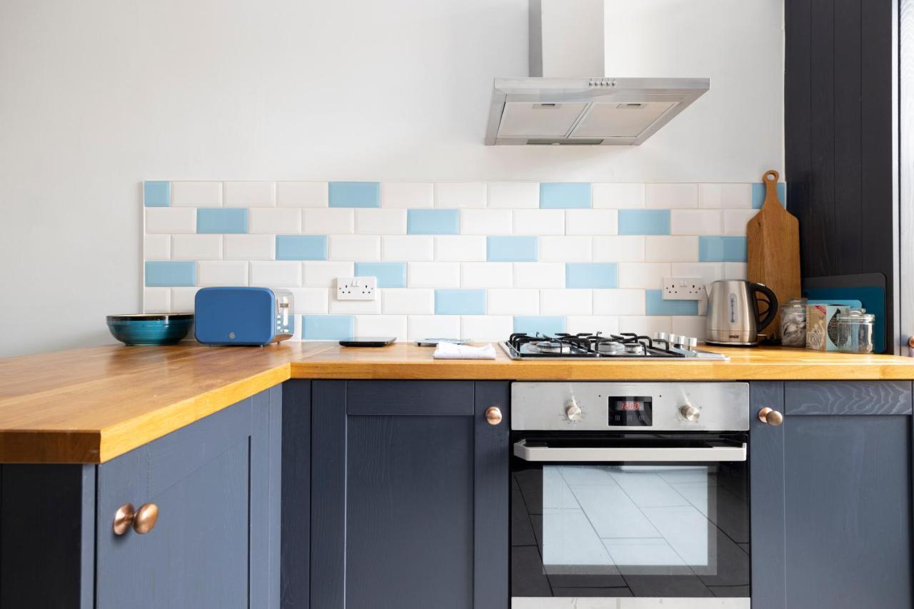 Altido Glamorous 2-Bed Flat Near Edinburgh Castle מראה חיצוני תמונה