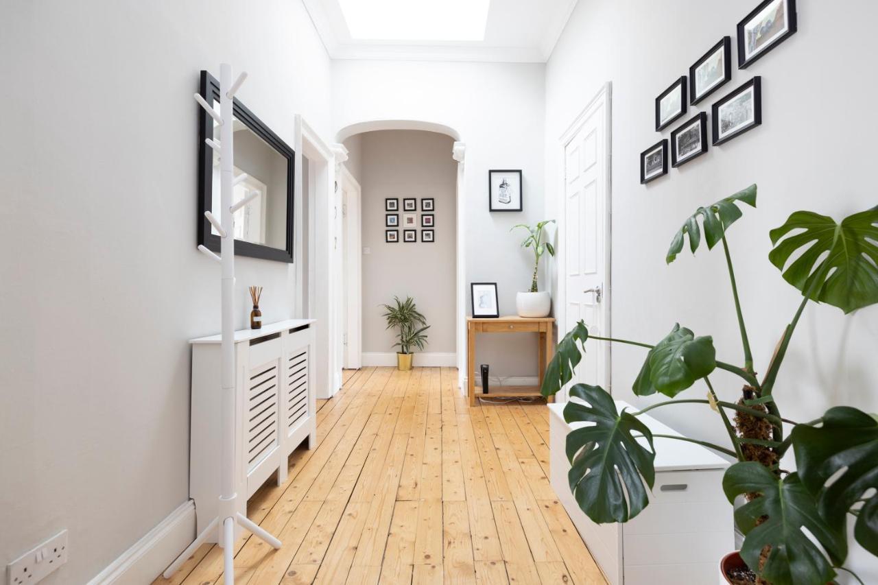 Altido Glamorous 2-Bed Flat Near Edinburgh Castle מראה חיצוני תמונה