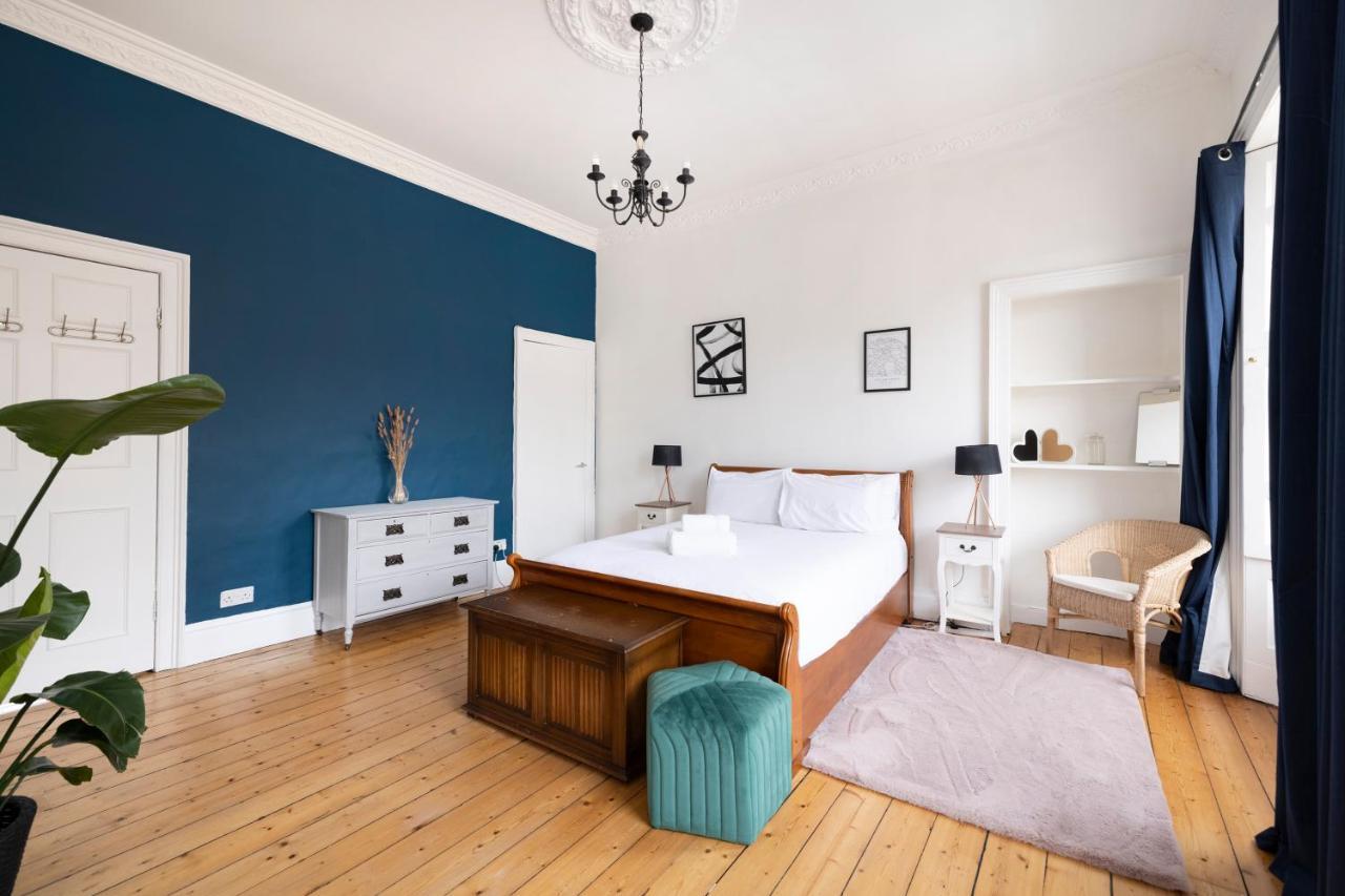 Altido Glamorous 2-Bed Flat Near Edinburgh Castle מראה חיצוני תמונה
