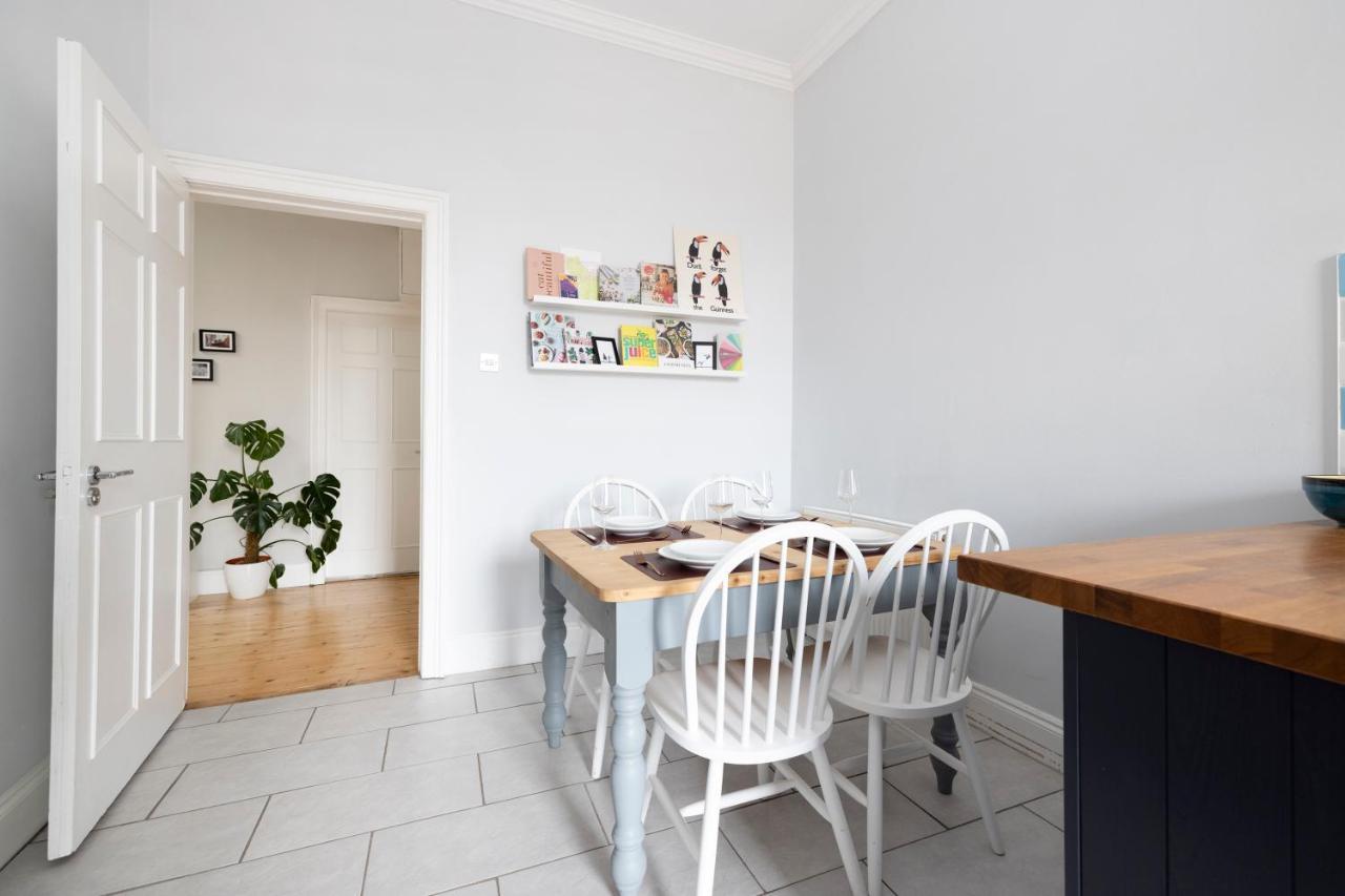 Altido Glamorous 2-Bed Flat Near Edinburgh Castle מראה חיצוני תמונה
