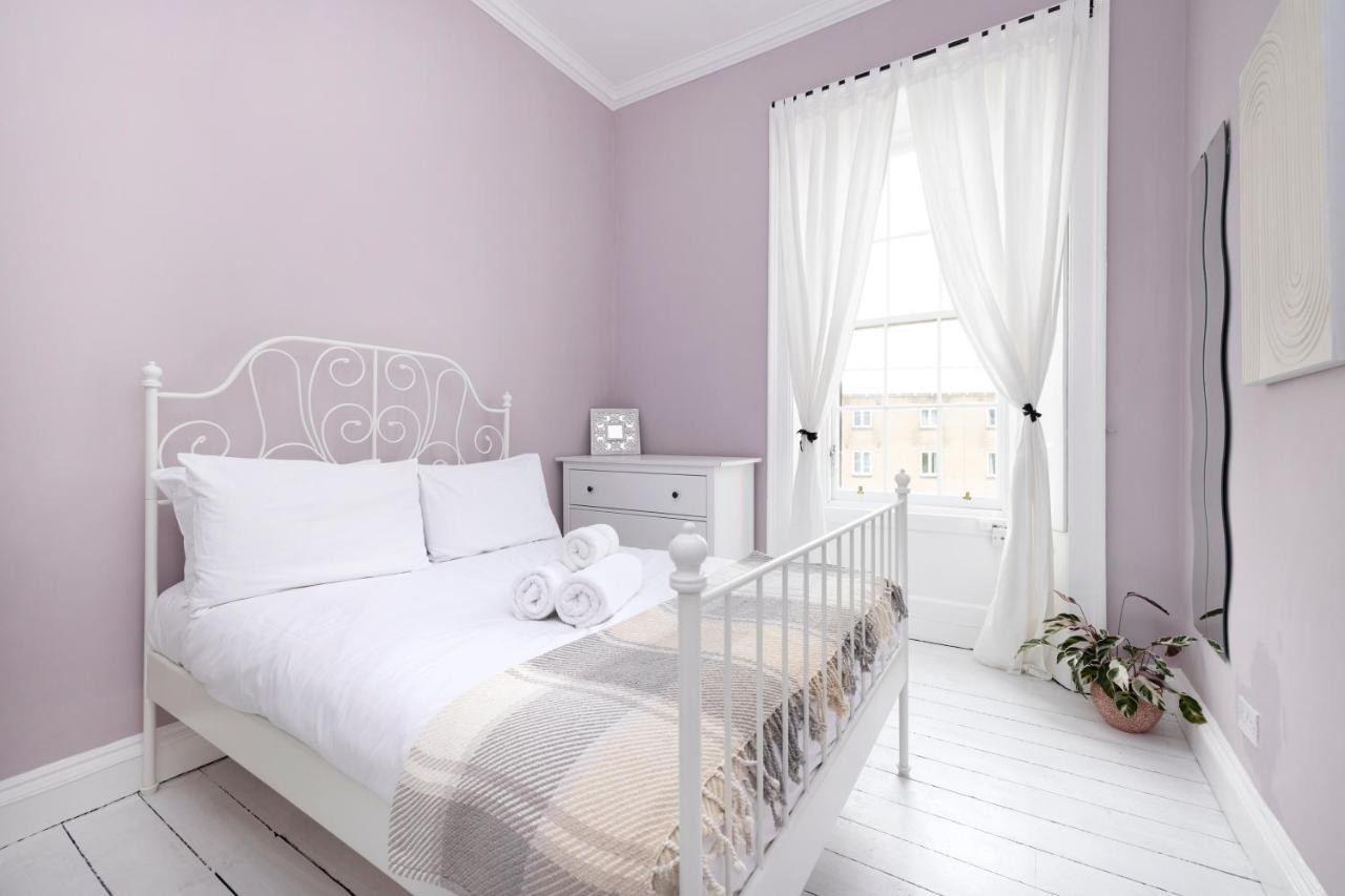 Altido Glamorous 2-Bed Flat Near Edinburgh Castle מראה חיצוני תמונה