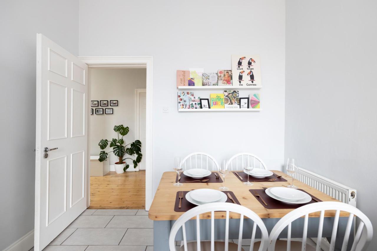 Altido Glamorous 2-Bed Flat Near Edinburgh Castle מראה חיצוני תמונה