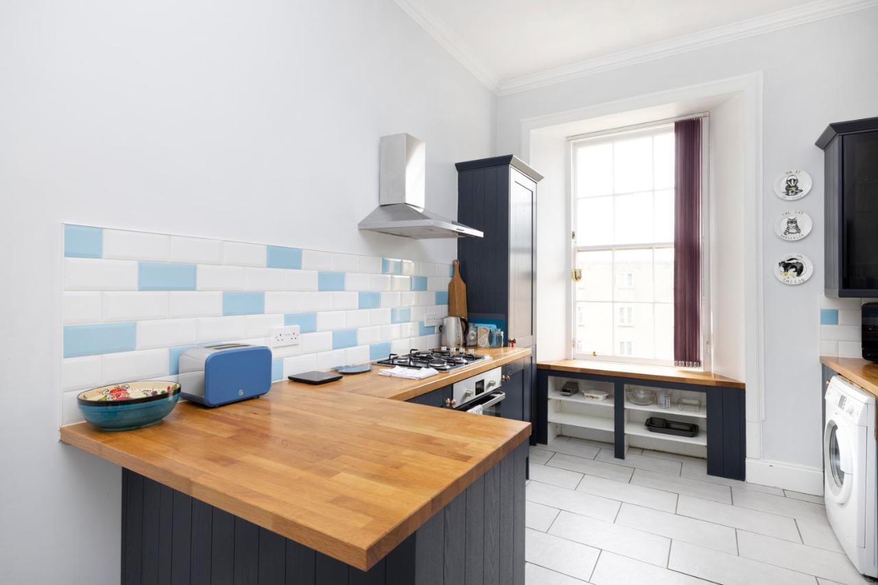 Altido Glamorous 2-Bed Flat Near Edinburgh Castle מראה חיצוני תמונה