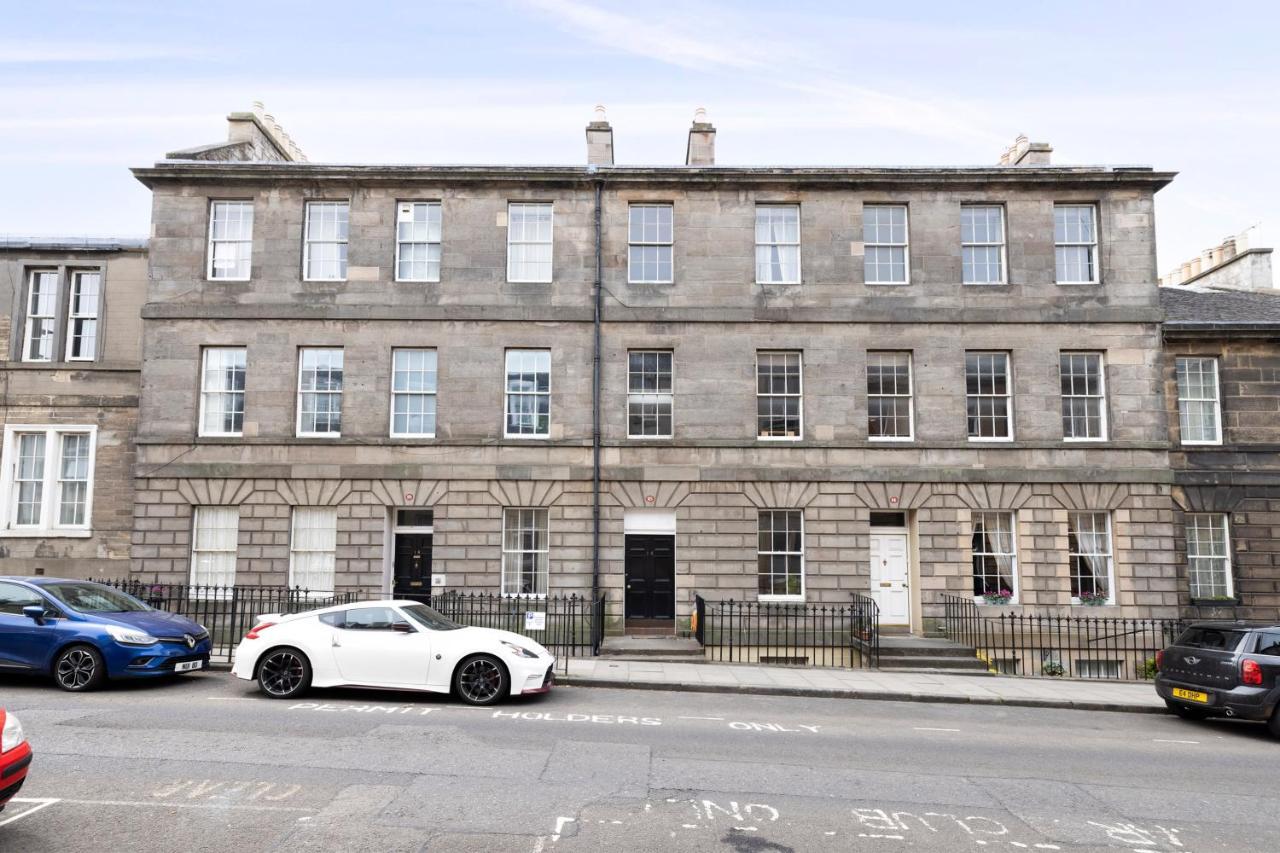 Altido Glamorous 2-Bed Flat Near Edinburgh Castle מראה חיצוני תמונה